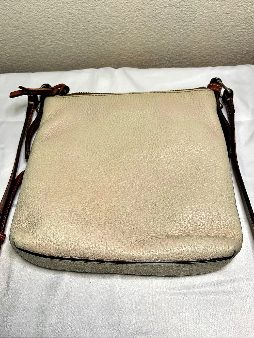 Dooney & Bourke Pebble Grain Zip Crossbody Cream & Brown Bag - Picture 4 of 15